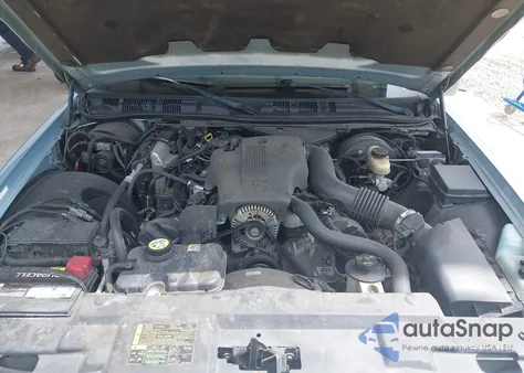 2004 Ford Crown Victoria Standard from USA, damaged, VIN 2FAFP73W14X112897